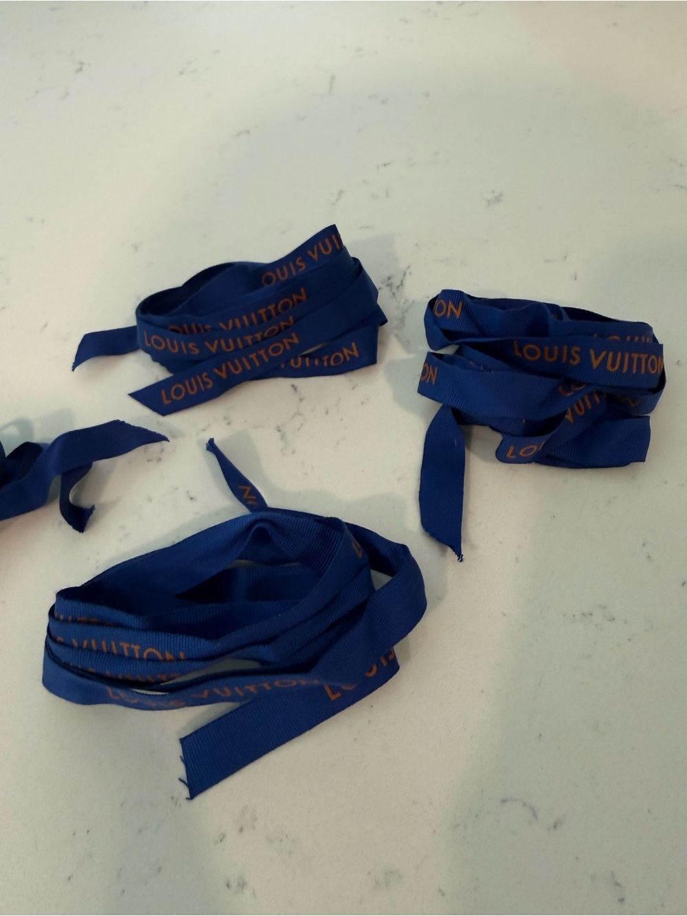 Louis Vuitton Ribbons - Picture 2 of 4